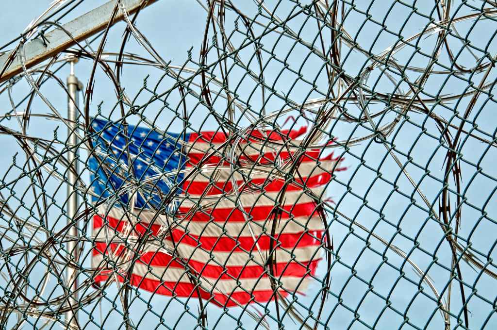 prison-jail-detention-fence-54456.jpeg